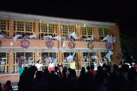 Cantata de Natal da escola José Quartiero, em Torres, encanta comunidade escolar